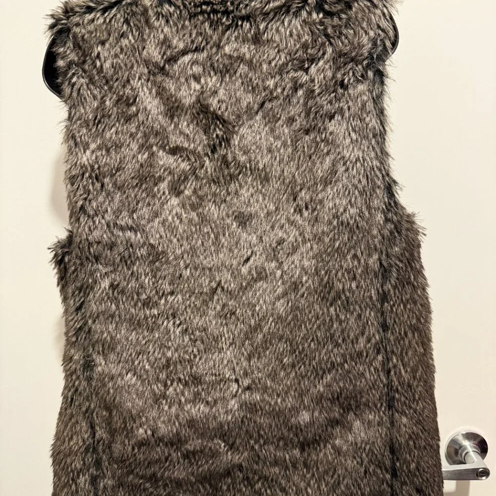 Ava & Viv Brown Faux Fur Vest – Medium – Soft Plush Layering Piece w/ Pockets - Picture 5 of 8